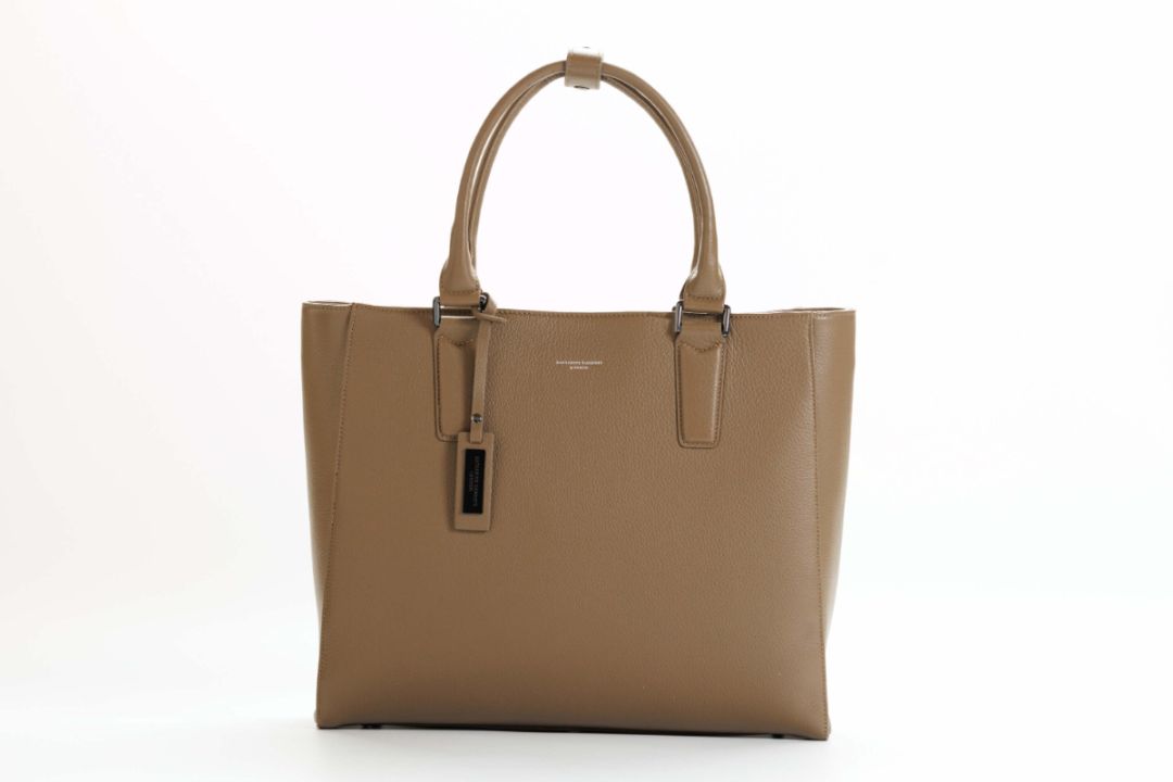 KATHARINE HAMNETT LONDON<br>牛本革トートL