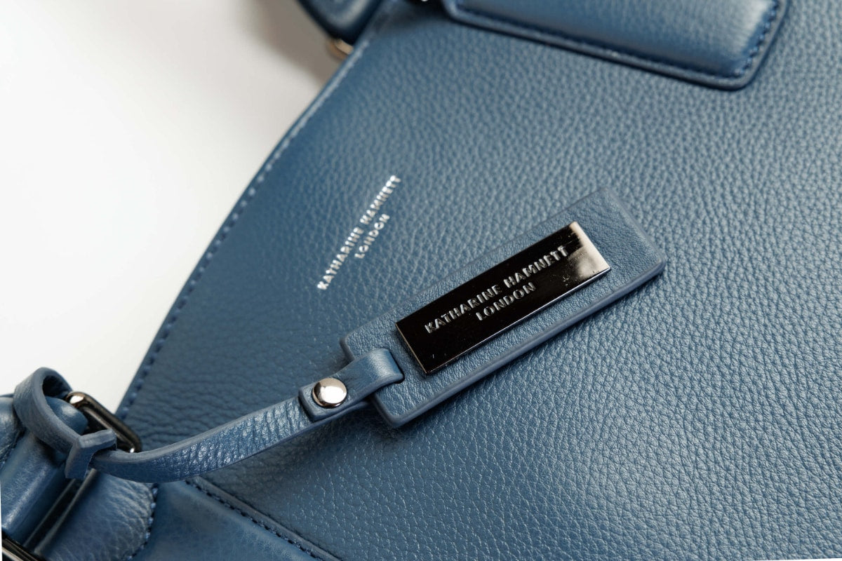 KATHARINE HAMNETT LONDON<br>牛本革トートM